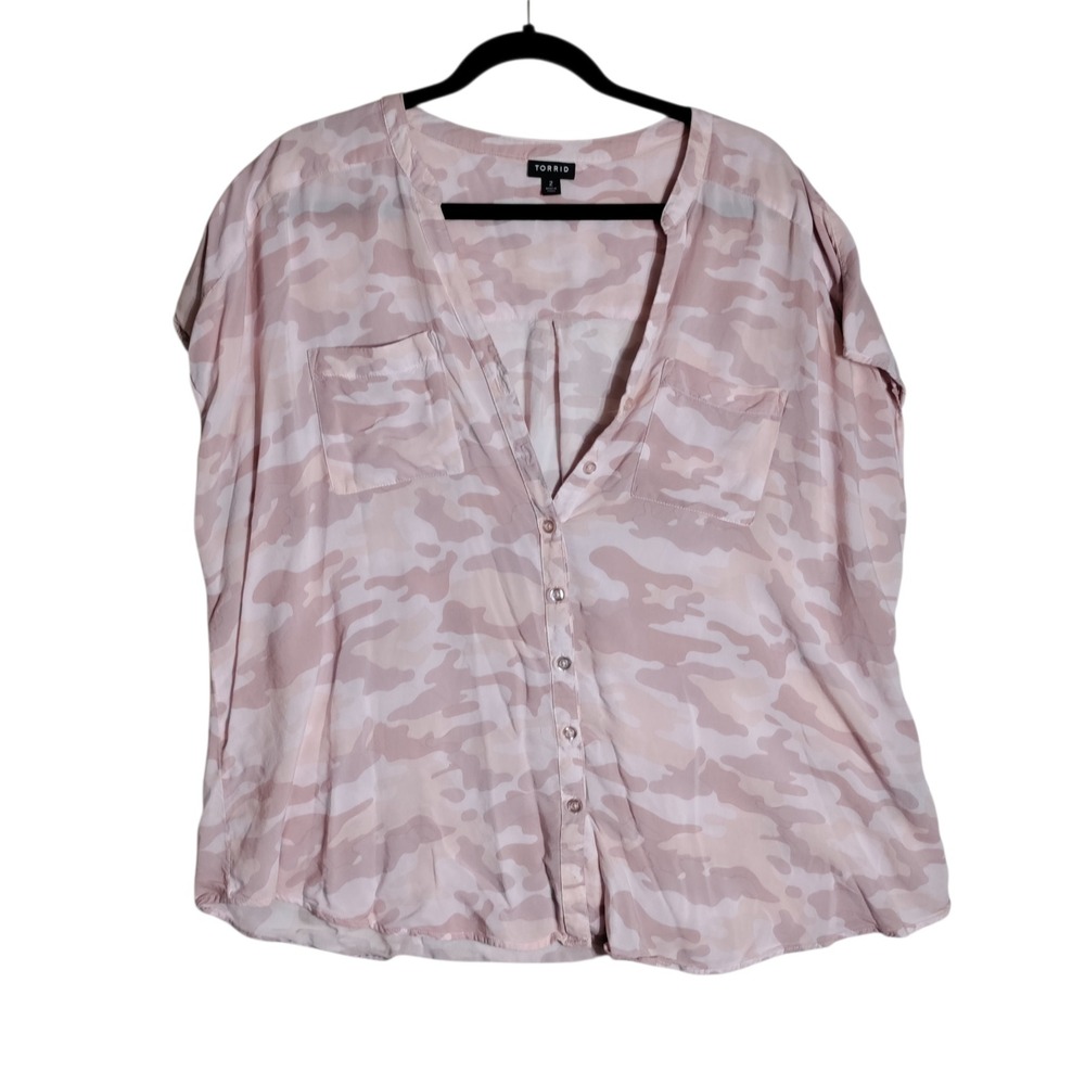 Torrid Pink Camo Button Down Blouse Short Sleeve Rayon Top Plus Size 2 2X